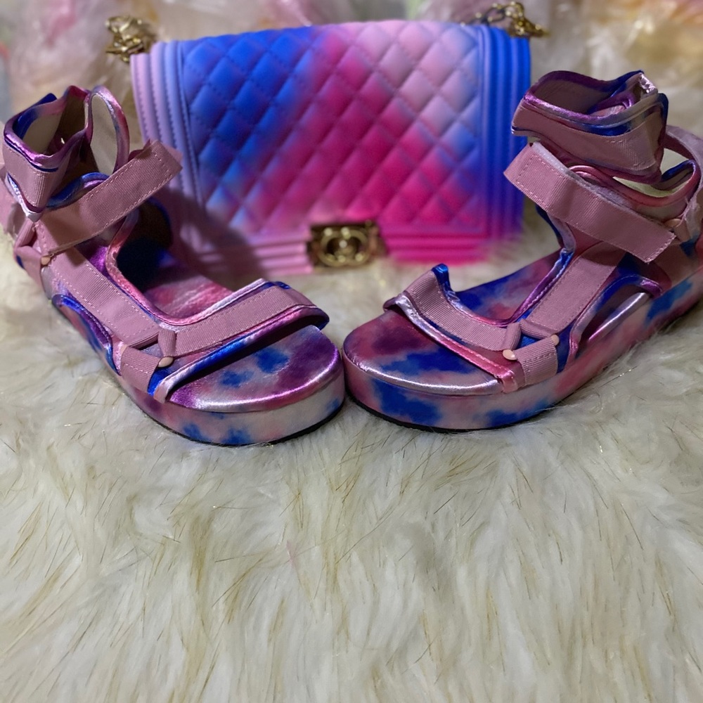 🚨SOLD🚨BRAND NEW🚨Only the SANDALS are for sale